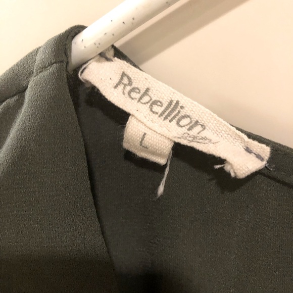 ☀️ Rebellion Olive Green Jumpsuit Size M - Picture 3 of 10